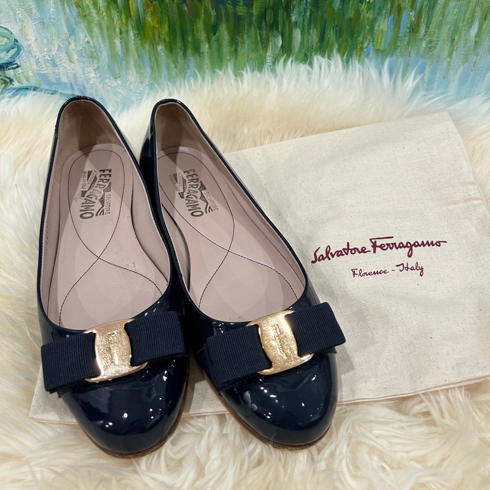 Authentic Salvatore Ferragamo size 7.5 Varina  Ballet Flats